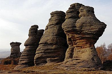 中国传媒大学动画学院游戏系作品《Hello World》上架Steam 今日发售